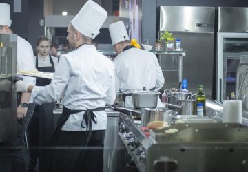 kilencven eves ferfi foz hajlektalanoknak 02