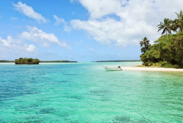 egy tavoli sziget ahol fulop herceget istenkent tiszteltek