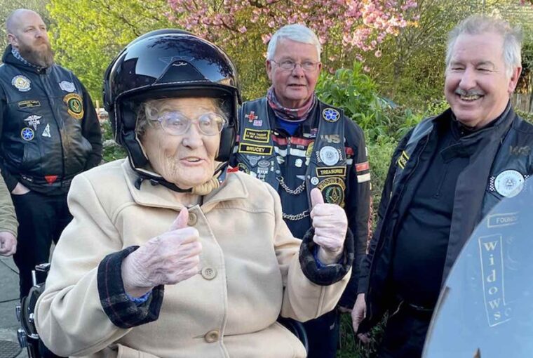 90 szulinapjara egy igazi harley motorra ulhetett