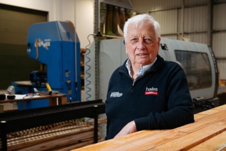 96 eves a legidosebb brit dolgozo