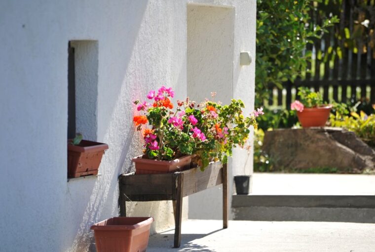 mit mesel egy cserep muskatli