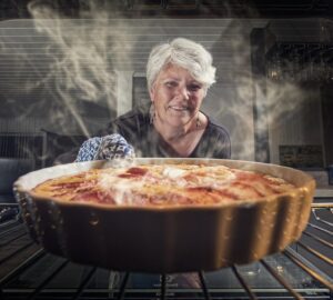 Miért szeretünk újra varrni, főzni, kenyeret sütni
