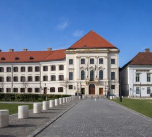 Megnyílik a Karmelita kolostor