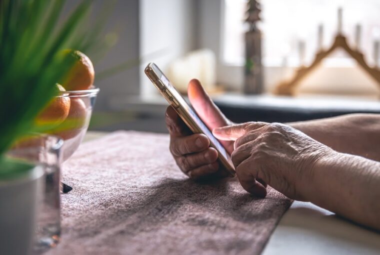Nem minden rendőr rendőr, aki telefonál