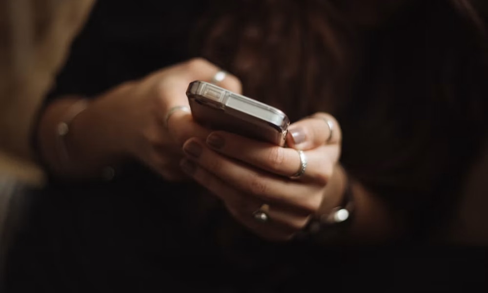 A telefonod tudja, kit hívjon, ha baj van